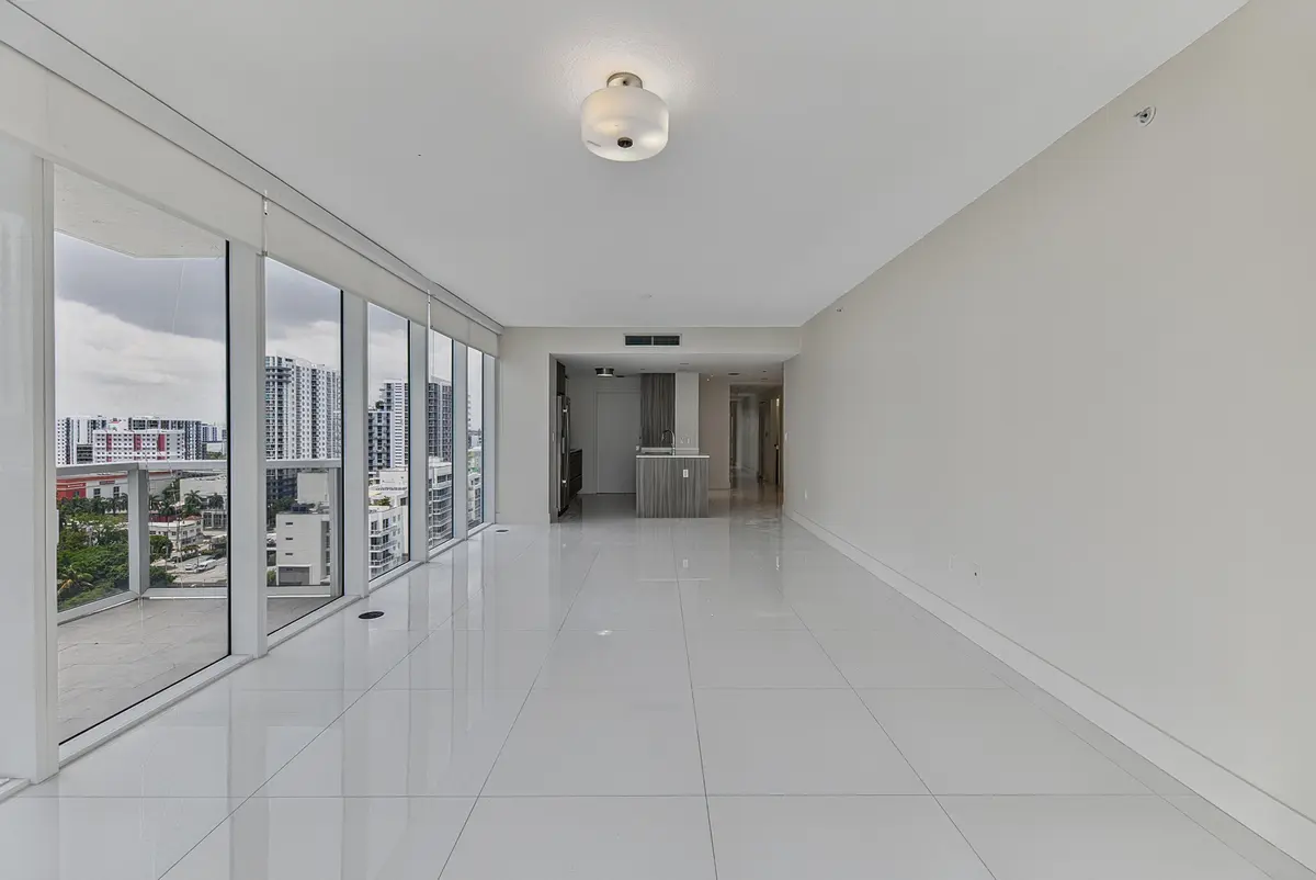 Liv Rm, Dining Area & Kitchen at 600 NE 27th Street 1605, Miami