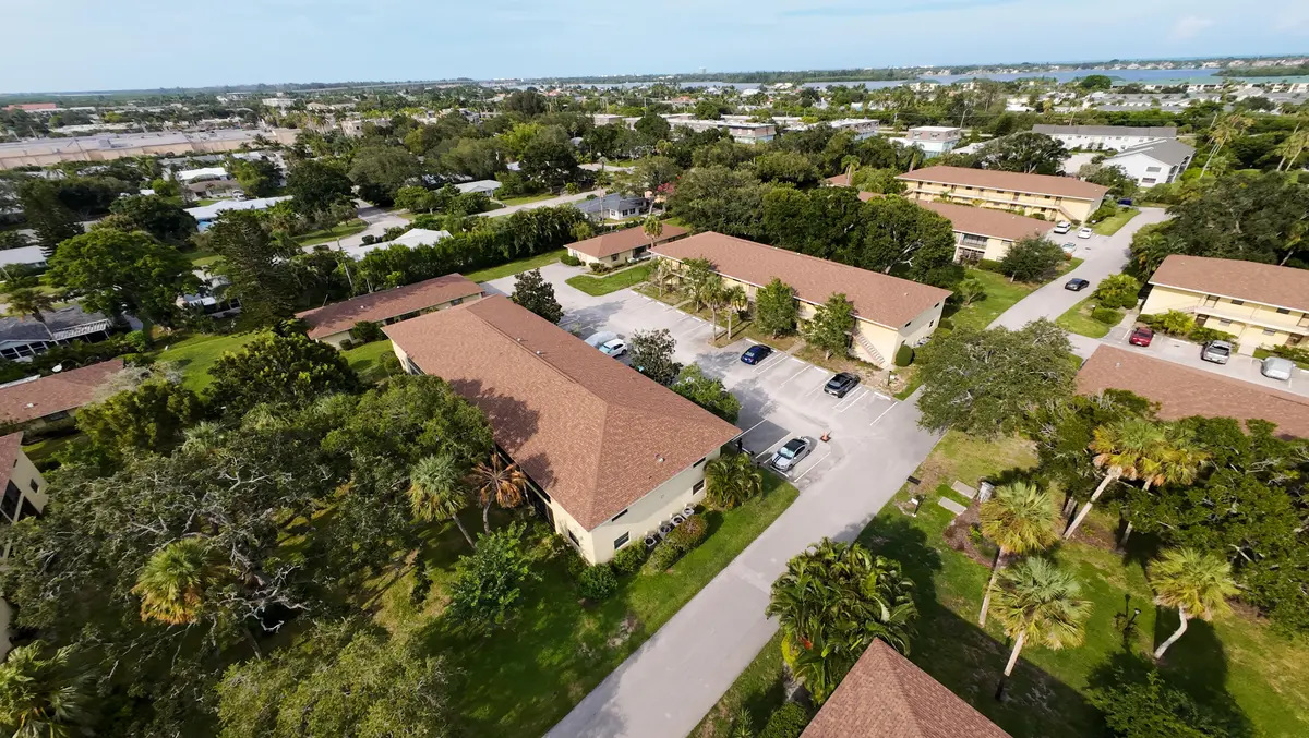 0-DJI_20250830171707_0041_D at 400 18th Street D, Vero Beach
