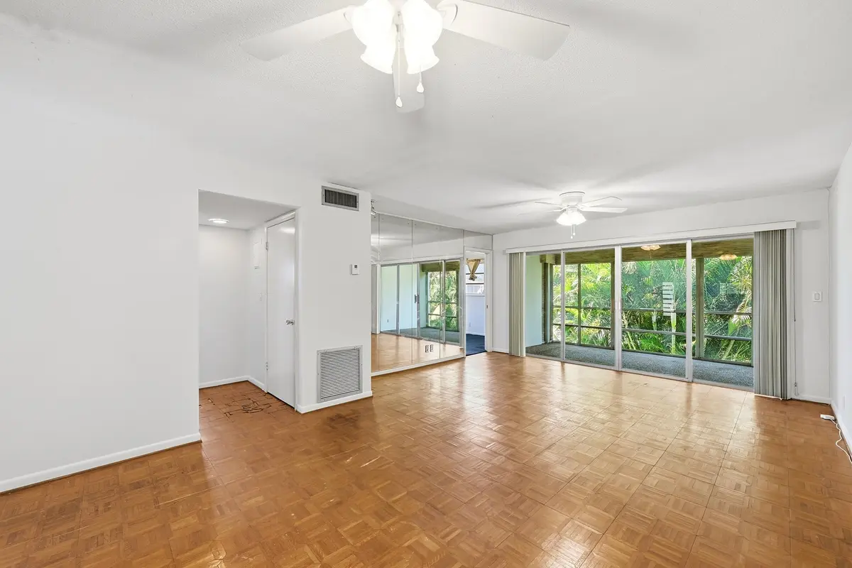 Living at 2160 NE 36th Street 37, Lighthouse Point