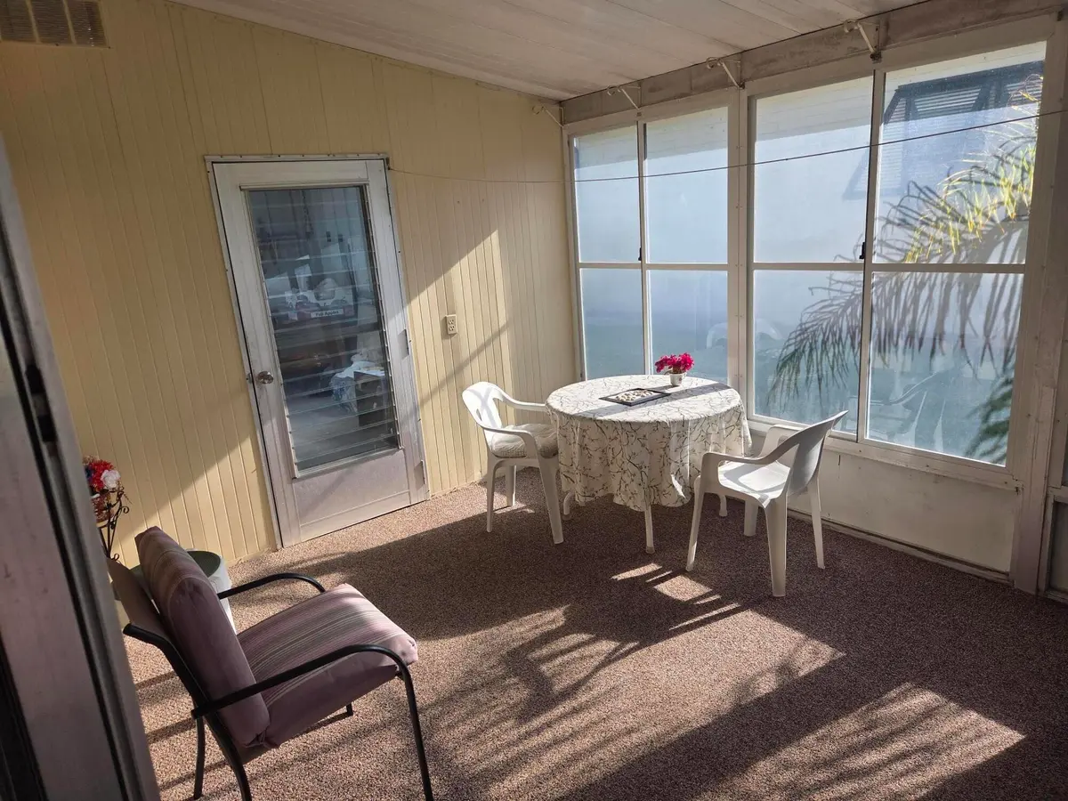 floridaroom at 6937 SE Delegate Street, Hobe Sound