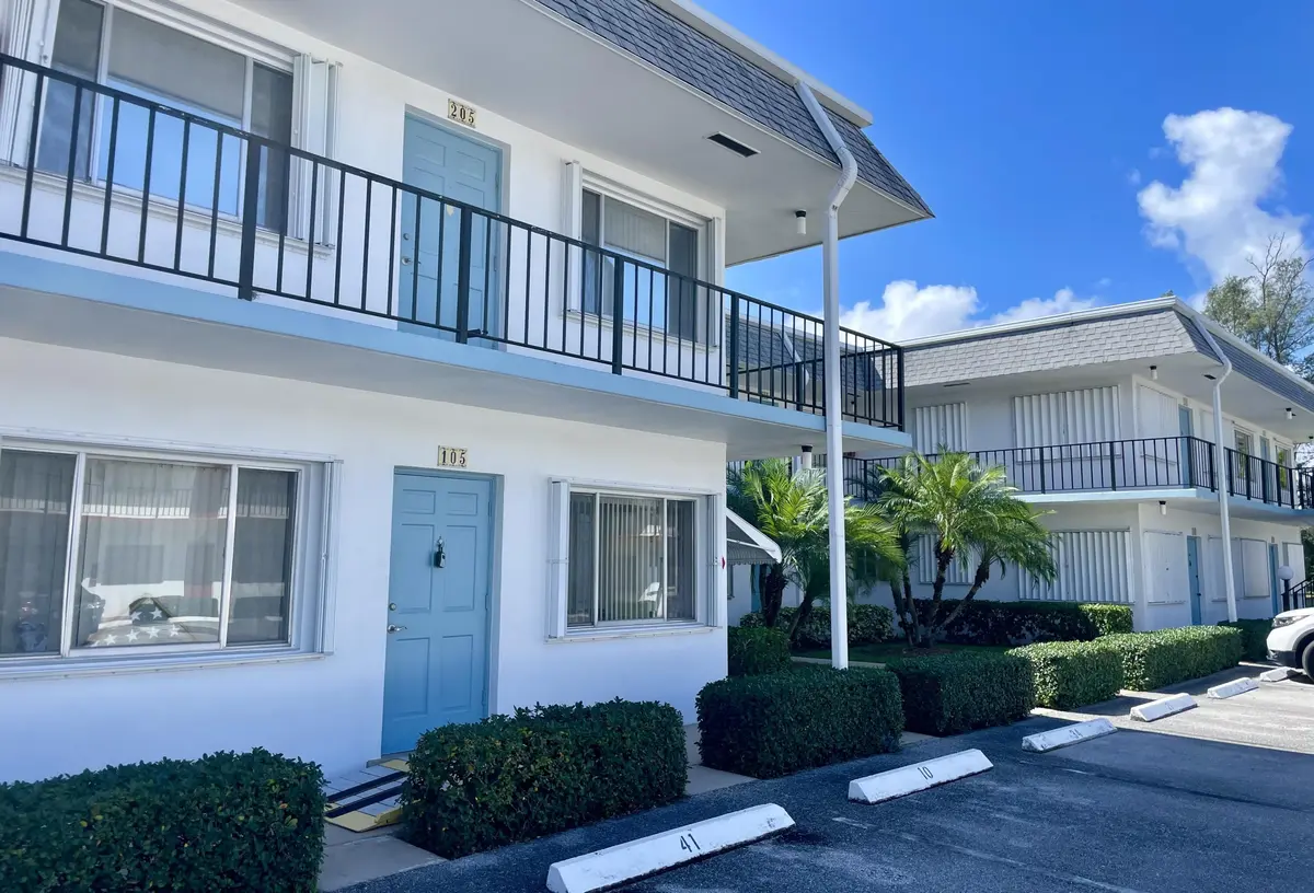 front at 2880 Lake Osborne Drive 205, Lake Worth Beach
