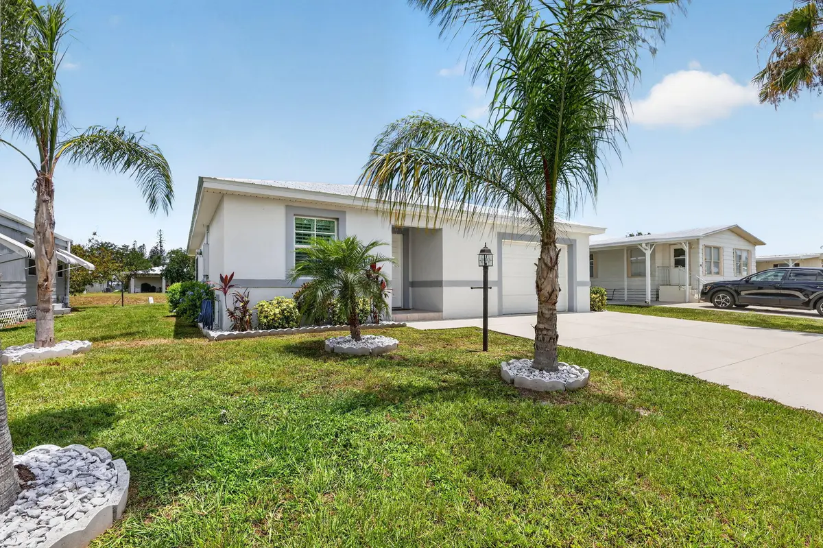 3-web-or-mls-5P1A4378 at 38 Spanish Way, Port St. Lucie