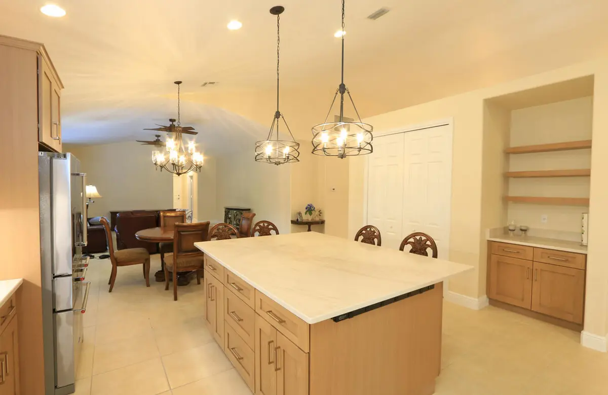 KITCHEN TO FAMILY ROOM at 2879 SE Peru Street, Port St. Lucie