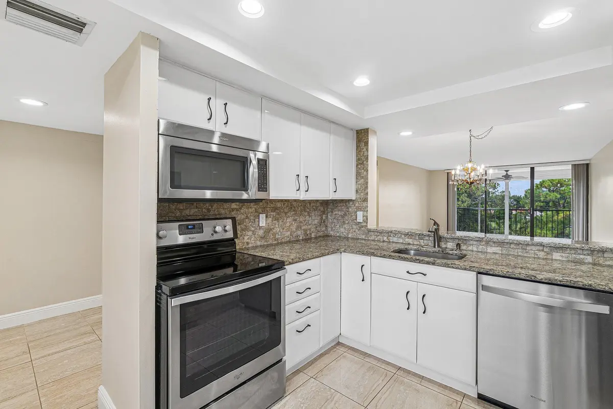 Kitchen at 6562 BOCA DEL MAR Drive 526, Boca Raton