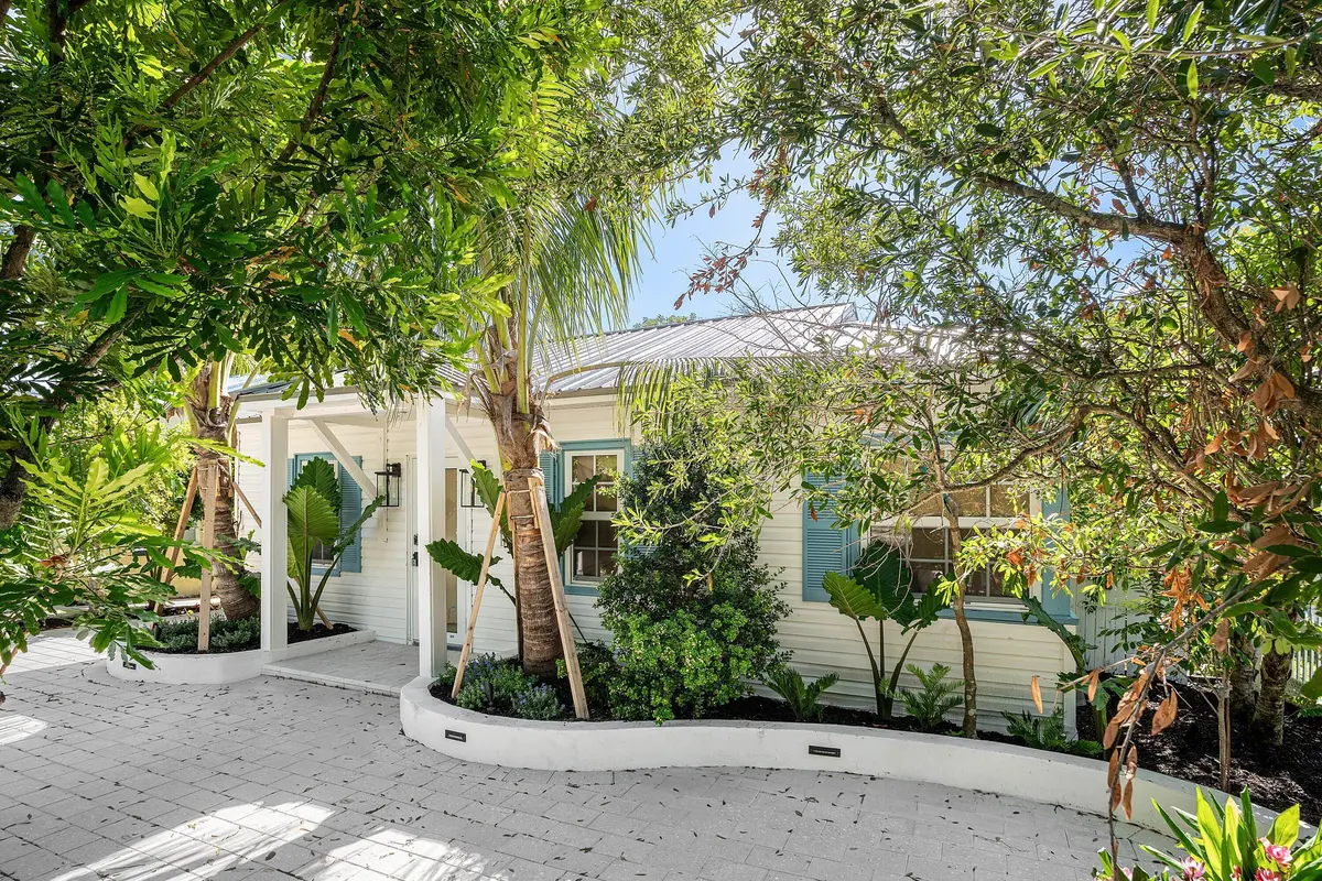 002-23SouthSwintonAvenue-DelrayBeach-FL- at 23 S Swinton Avenue, Delray Beach