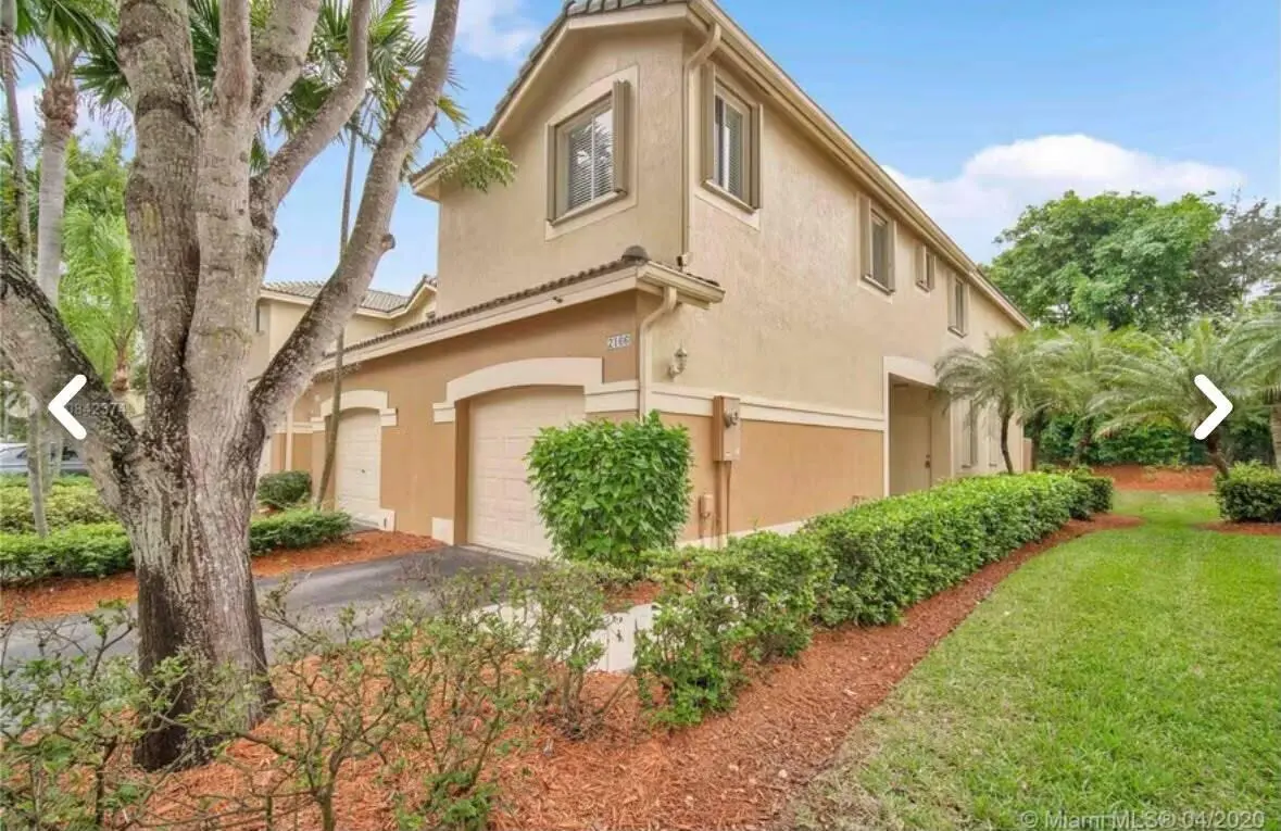 2166 hacienda ter at 2166 Hacienda Terrace, Weston