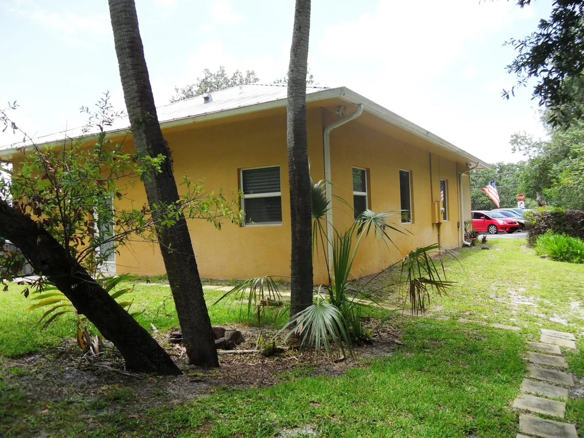 Dynasty 5022 (5) at 5022 Turnpike Feeder Road, Fort Pierce