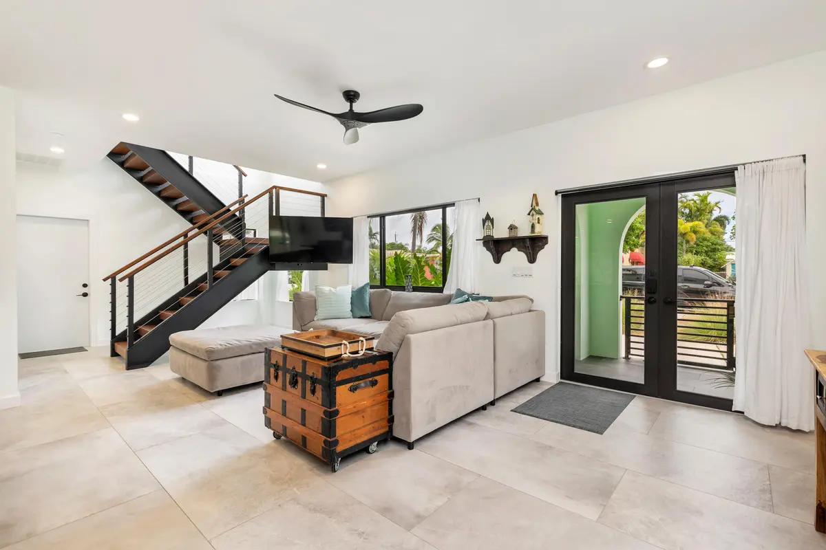 Entry at 127 Auburn Drive, Lake Worth Beach