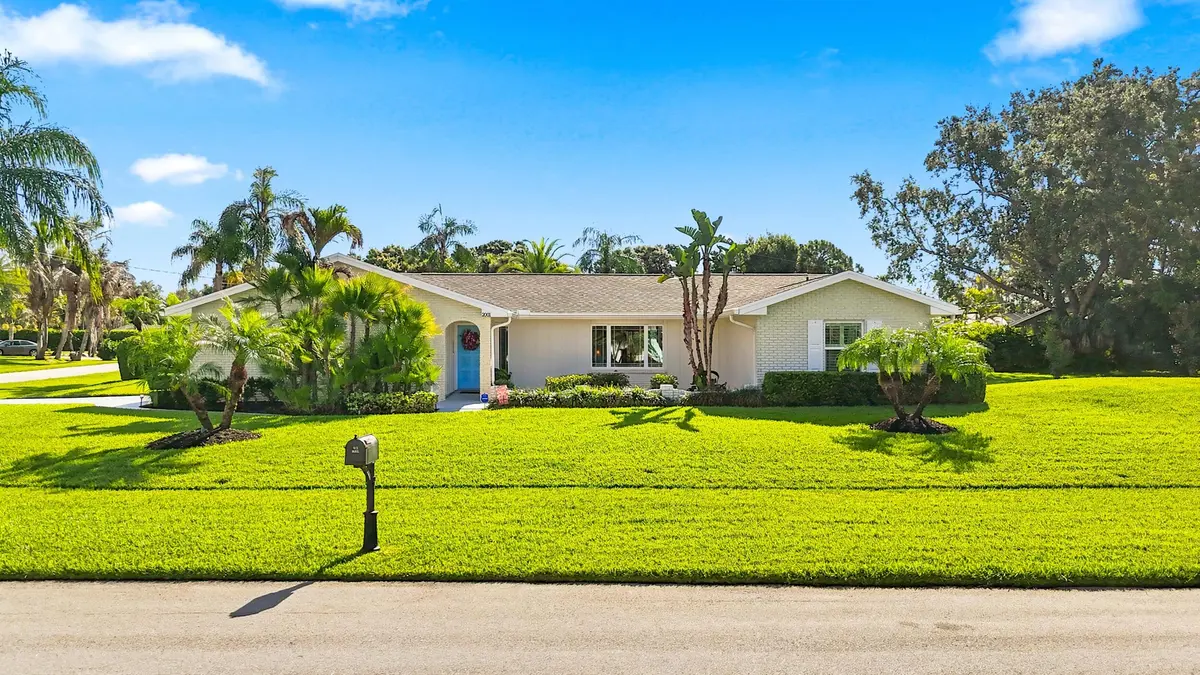 2001 Allamanda (7) at 2001 SE Allamanda Drive, Port St. Lucie