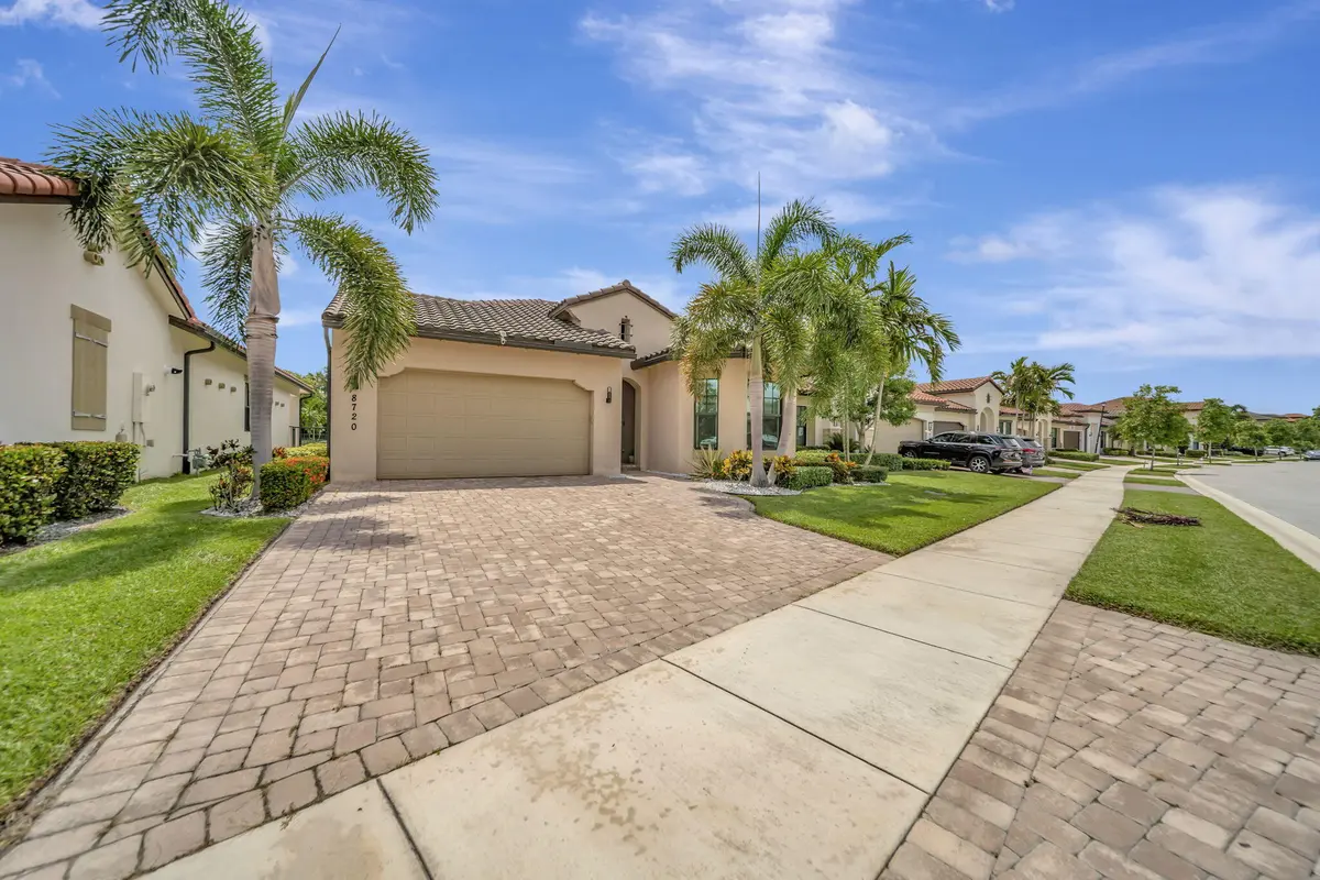 1-web-or-mls-DSC01904 at 8720 E Baypoint Circle, Parkland