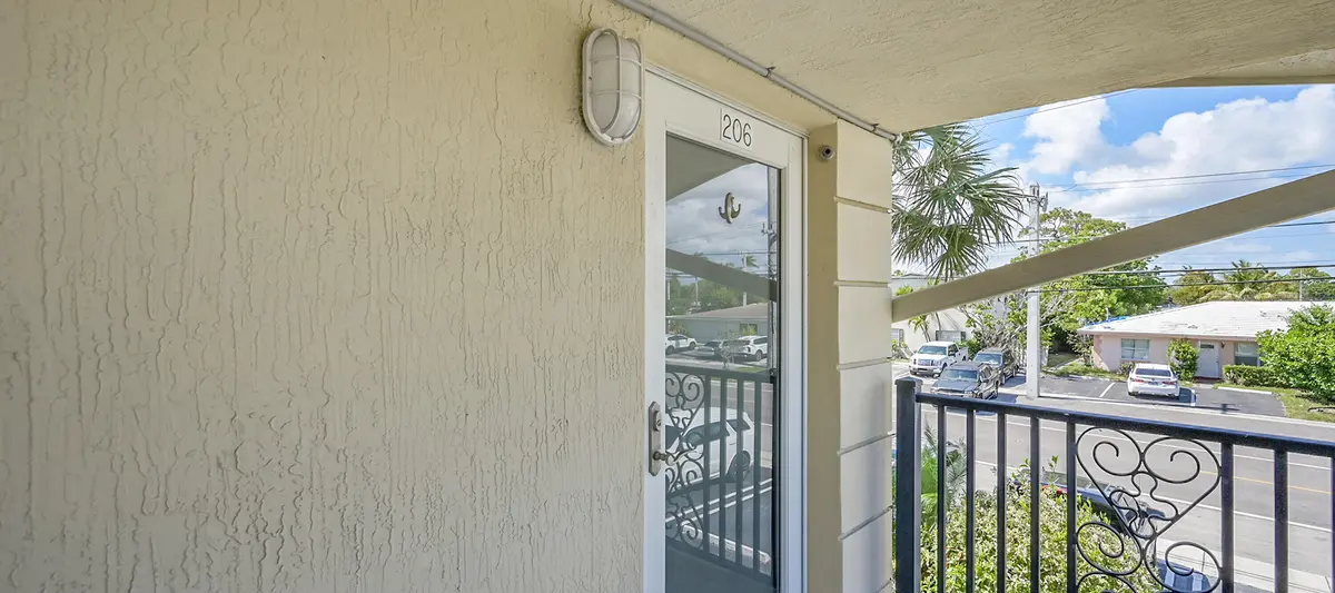 02_2 (1) at 410 SW 15th Street 206, Pompano Beach
