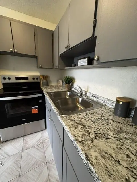 6b7dfd97-d549-45f5-8e5a-7c892f12859f at 116 N F Street 7, Lake Worth Beach