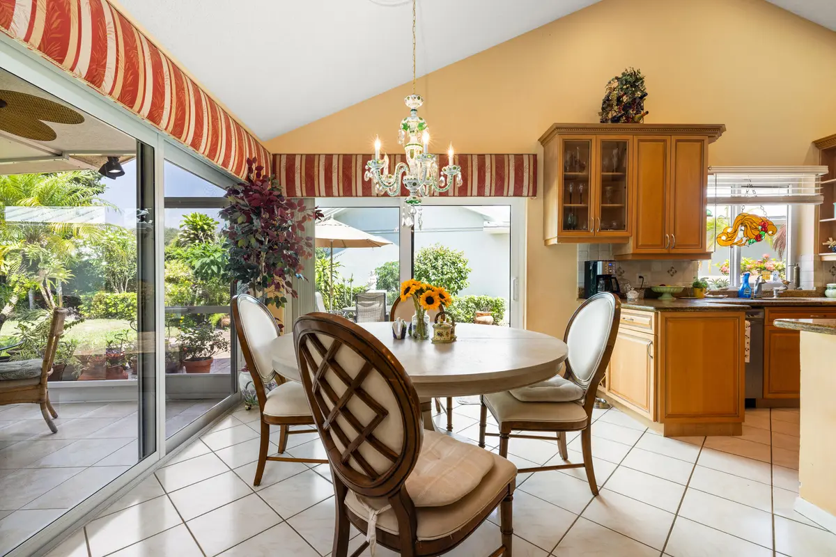 Dining at 224 Cape Pointe Circle, Jupiter