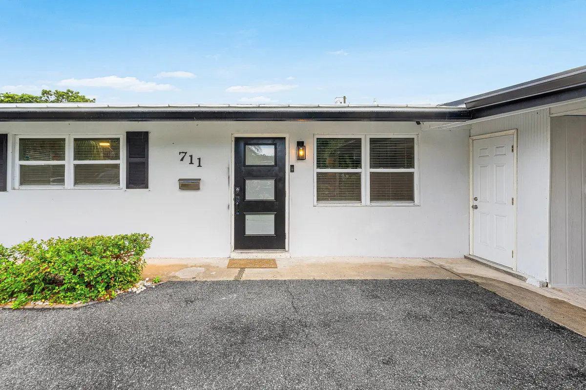 004-711LaurelDrive-WestPalmBeach-FL-3340 at 711 Laurel Drive, Lake Park