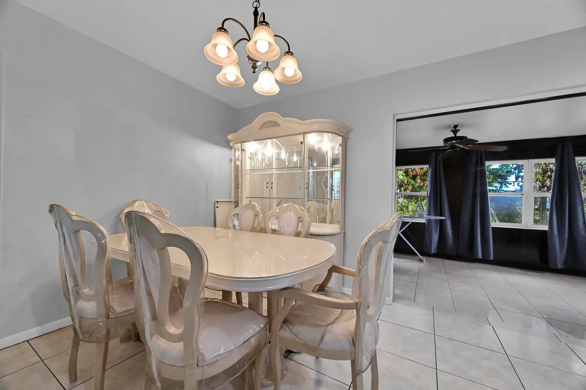 dining room at 179 SE Soneto Court, Port St. Lucie