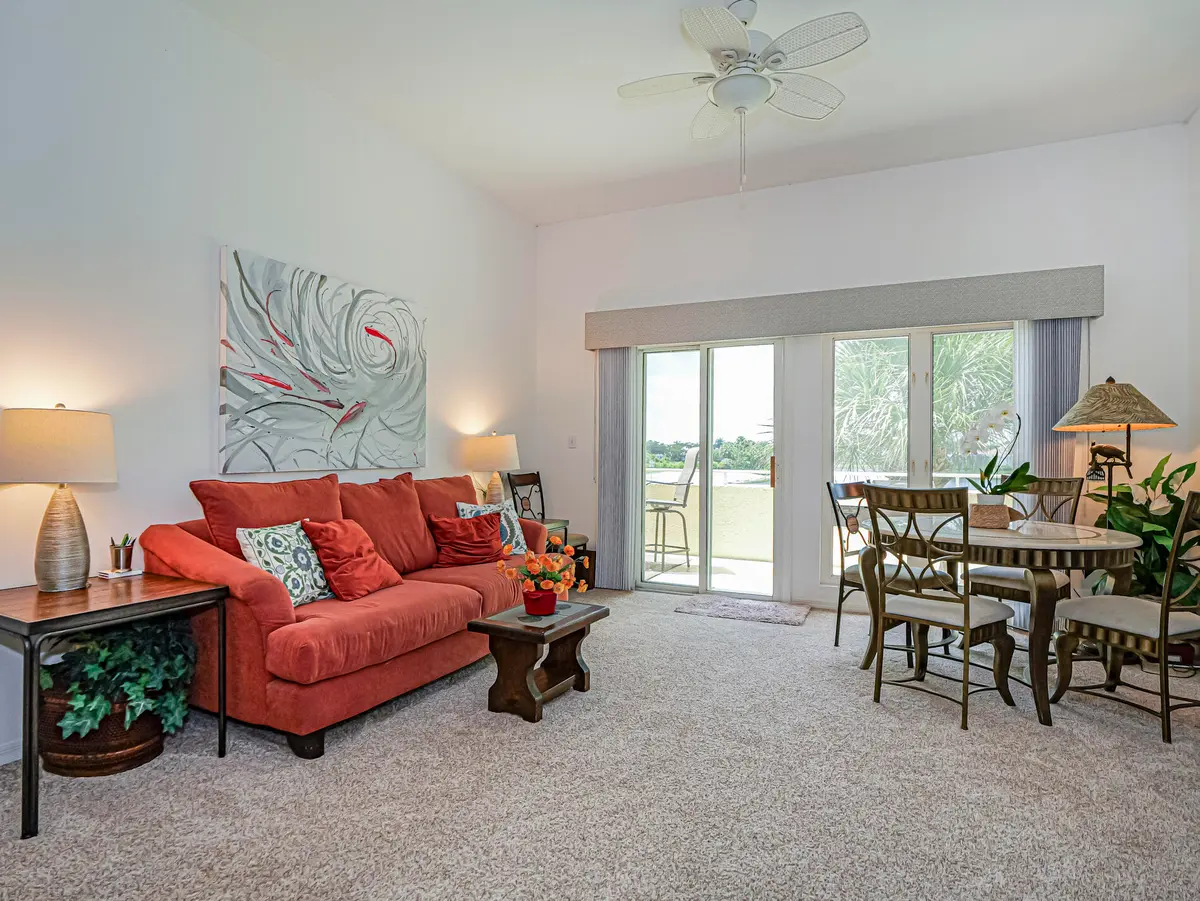 5025 Harmony Circle 202, Vero Beach, FL – photo 2