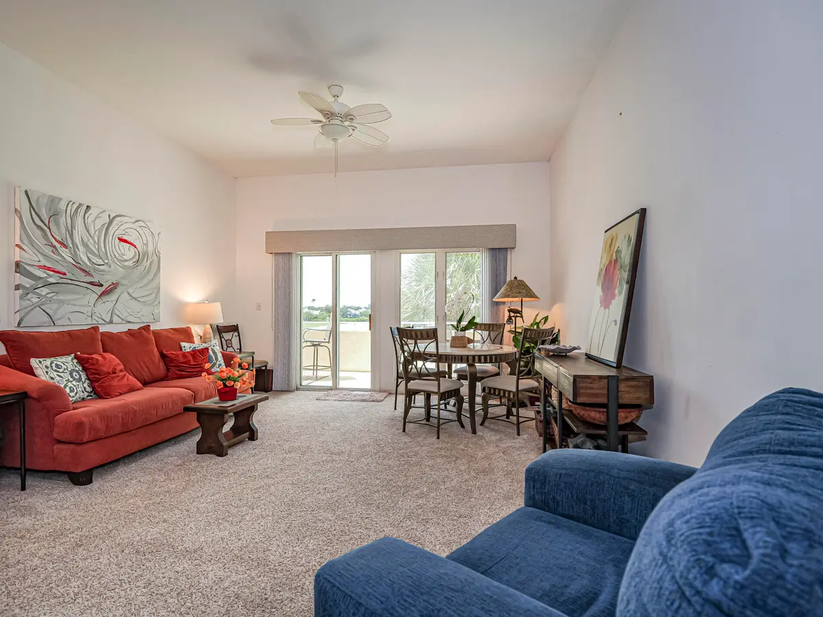 5025 Harmony Circle 202, Vero Beach, FL – photo 3