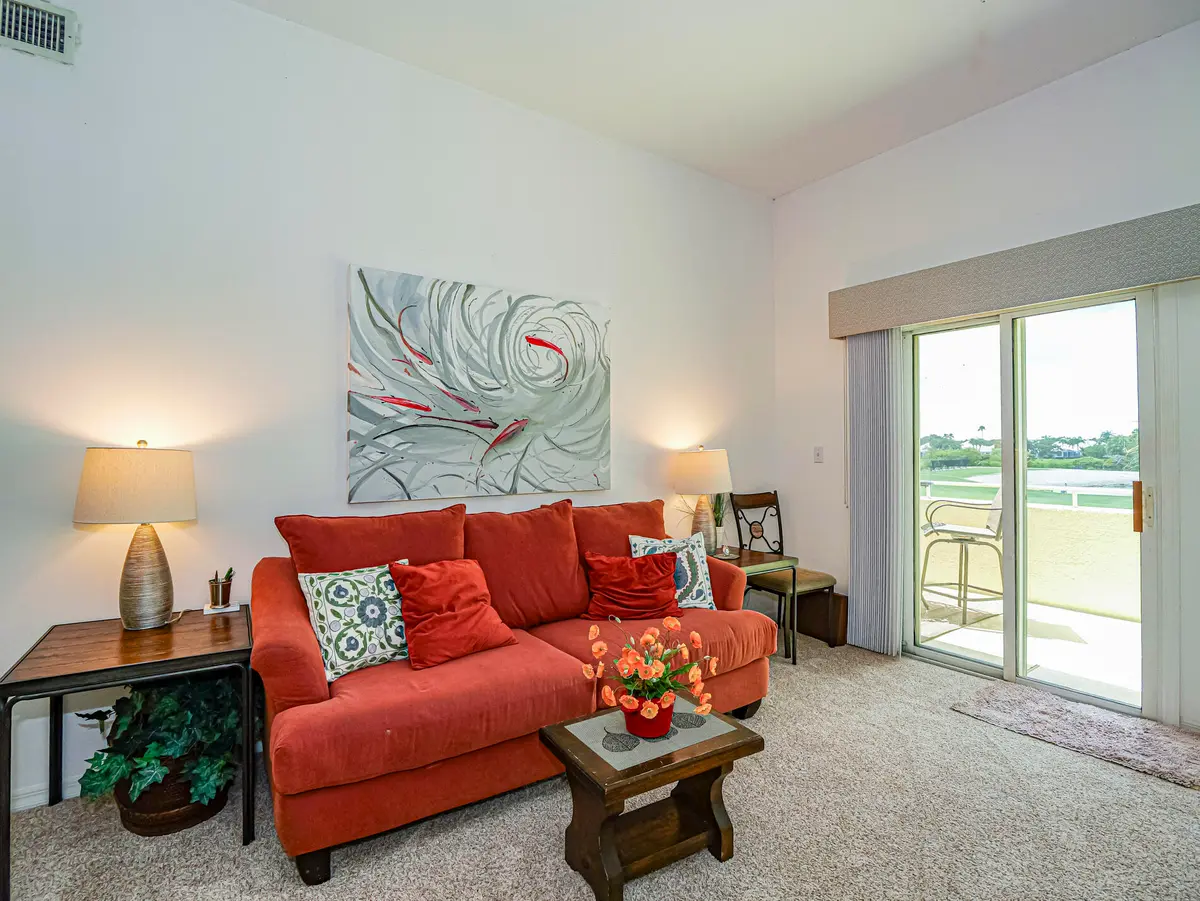 5025 Harmony Circle 202, Vero Beach, FL – photo 4