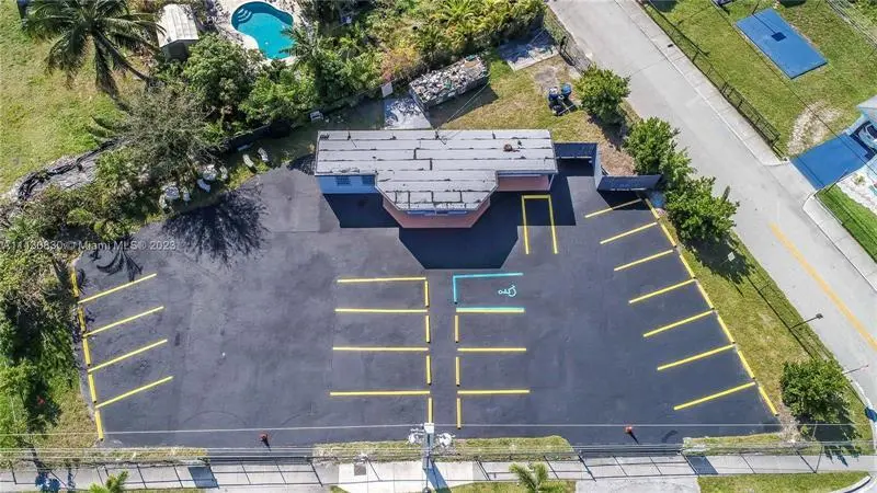 820 Foster Road, Hallandale Beach, FL – mixed-use property photo 1