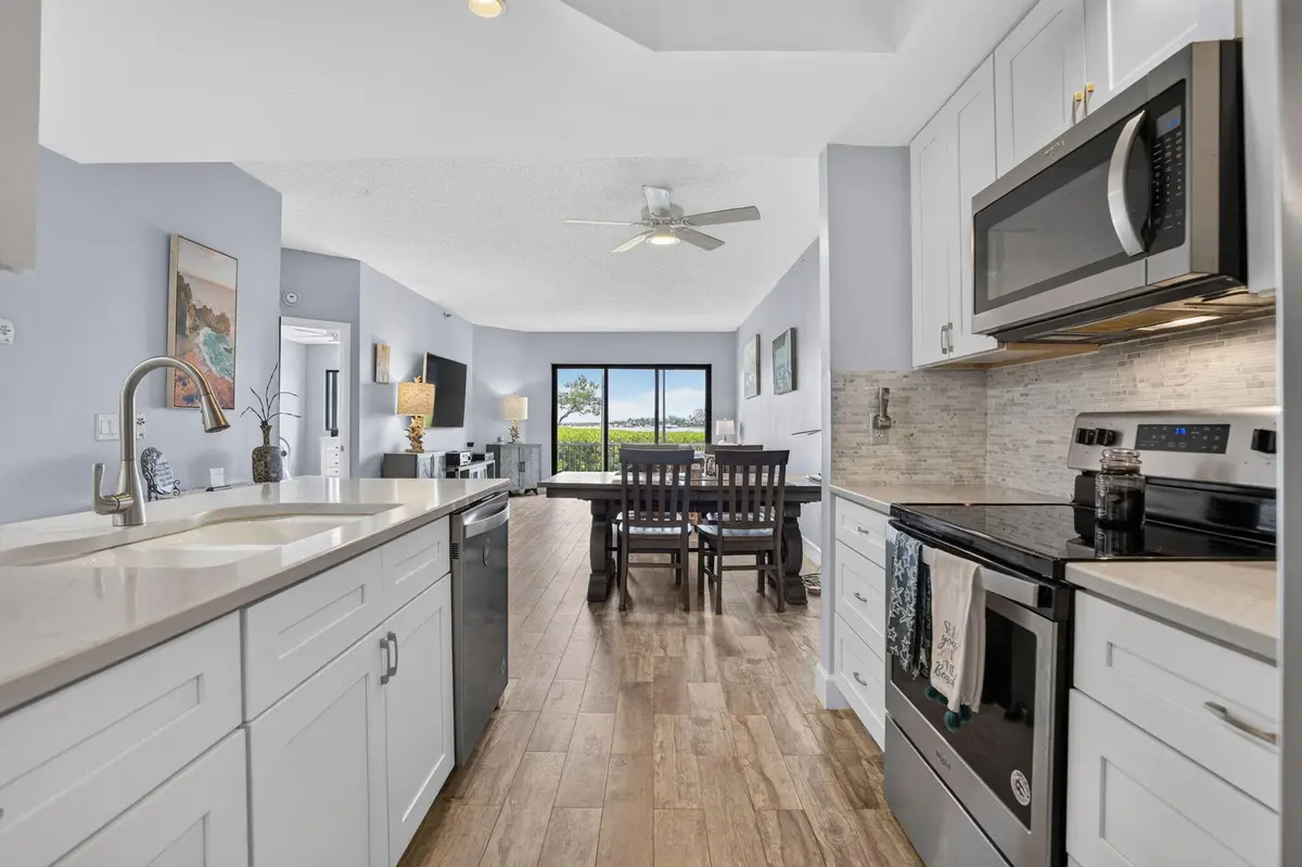 27-web-or-mls-_MLP8895 at 200 Waterway Road 104, Tequesta
