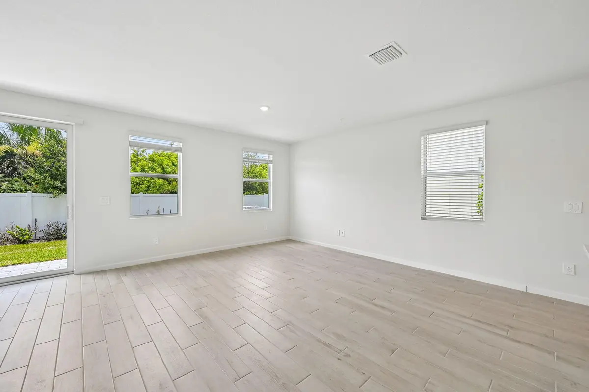 608 Salisbury Cir Fort Pierce FL (8) at 608 Salisbury Circle, Fort Pierce