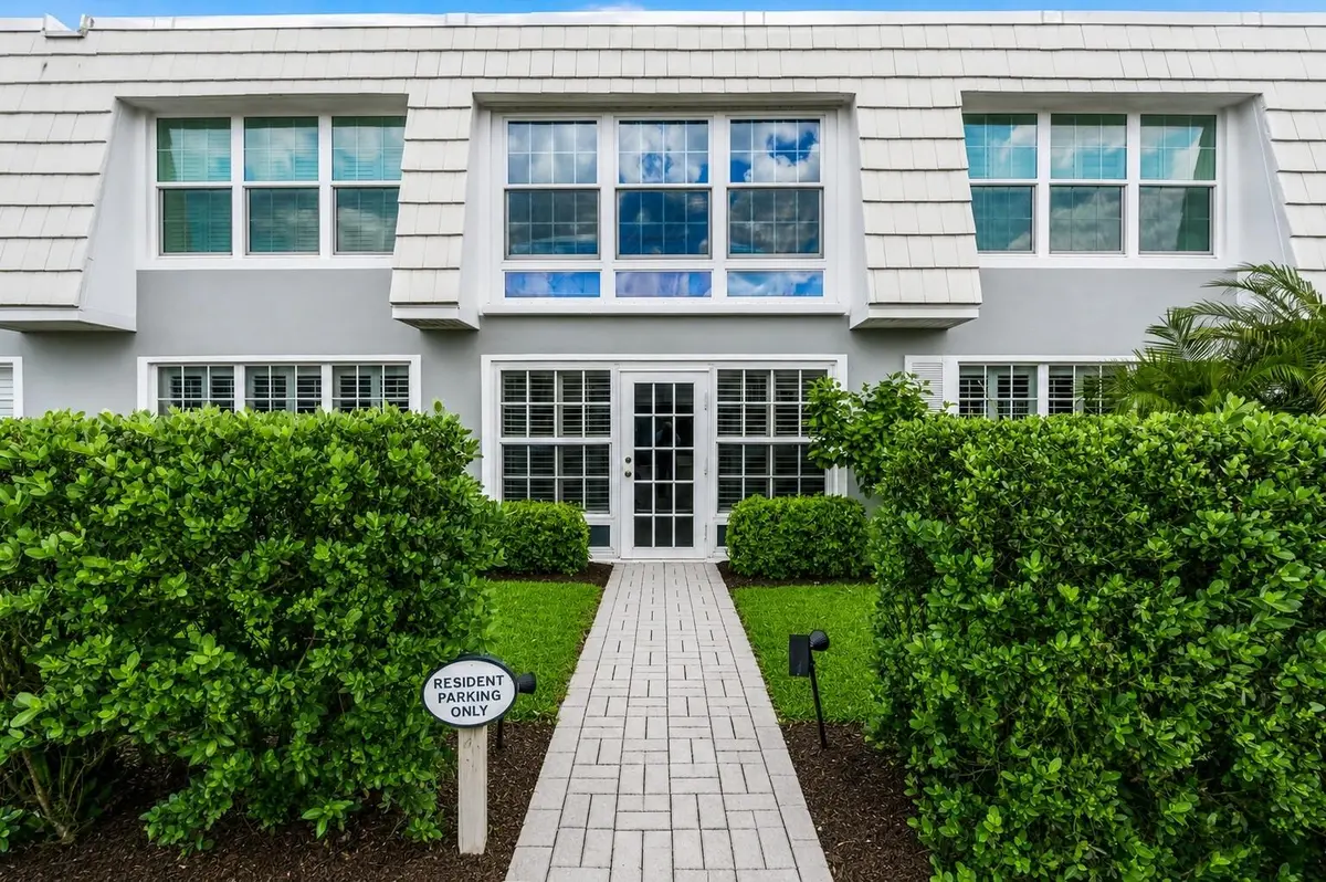 2b at 2741 Ocean Drive 31d, Vero Beach