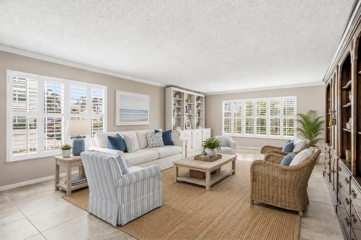 4A (2) at 2741 Ocean Drive 31d, Vero Beach