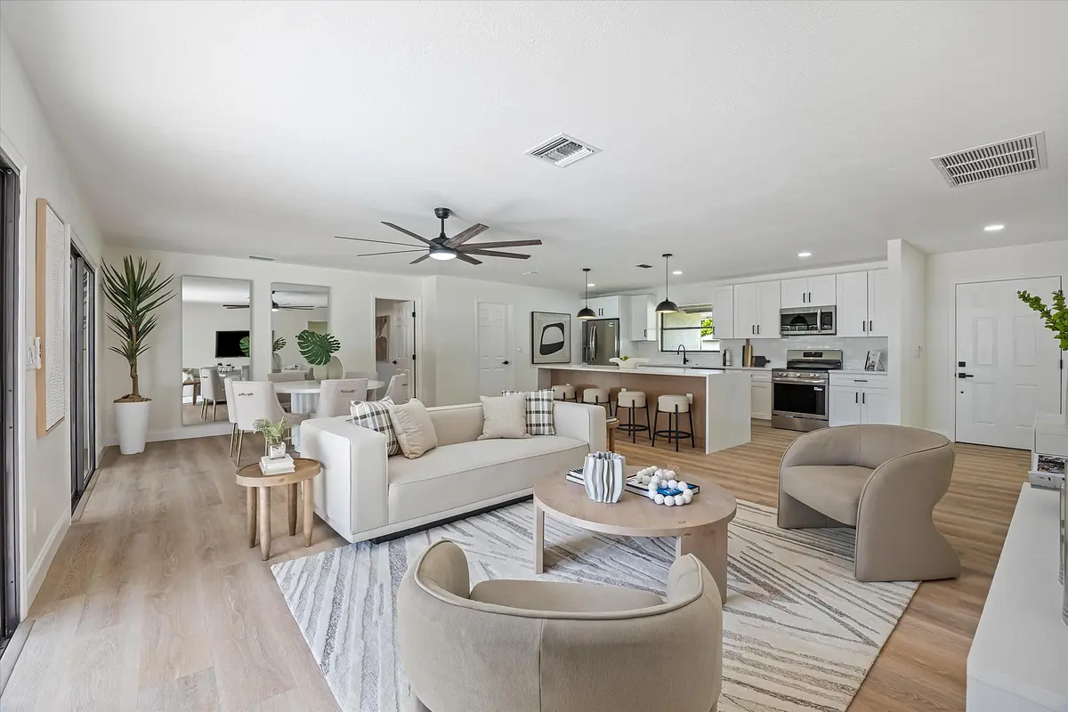 3. at 621 NE Town Terrace, Jensen Beach