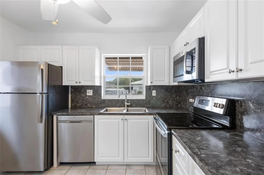 242No2 at 242 Neptune Avenue, Lauderdale-By-The-Sea
