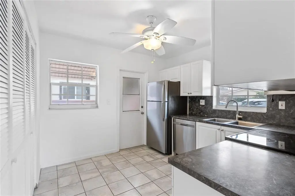 242No3 at 242 Neptune Avenue, Lauderdale-By-The-Sea