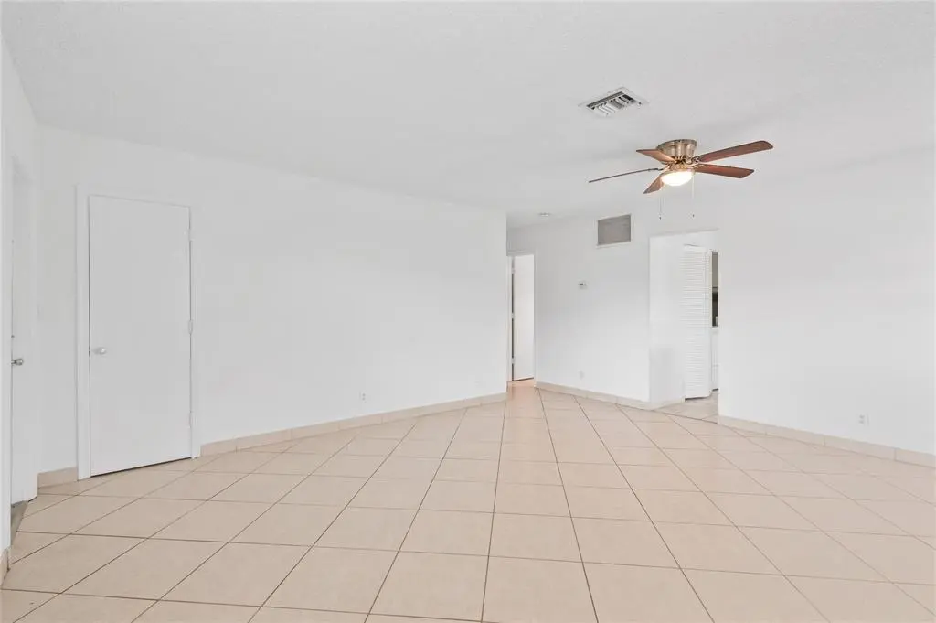 242No7 at 242 Neptune Avenue, Lauderdale-By-The-Sea