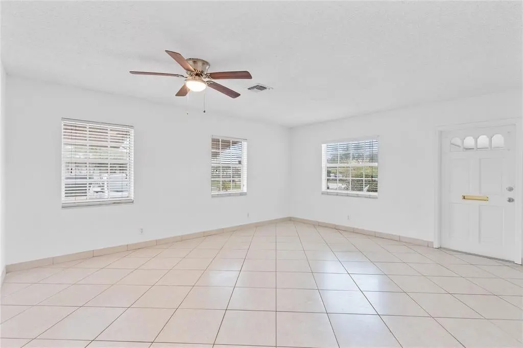 242No8 at 242 Neptune Avenue, Lauderdale-By-The-Sea