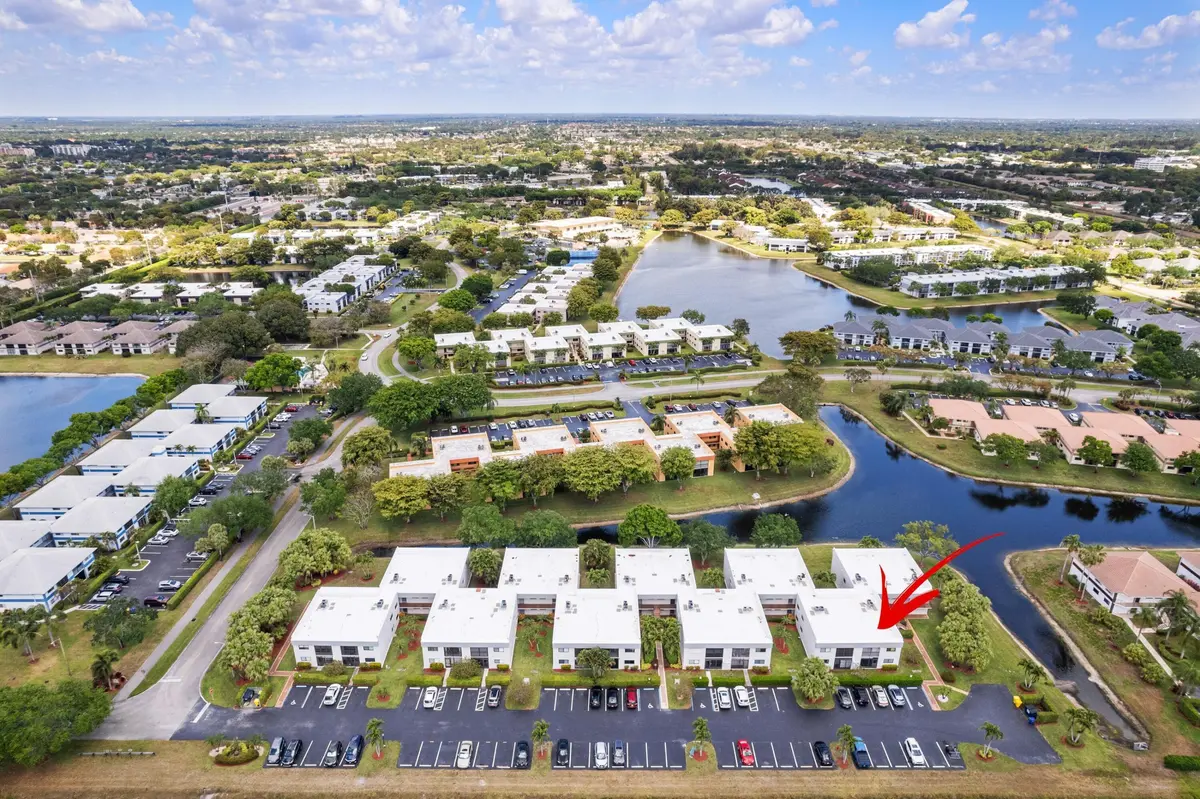 Aerial Neighborhood View at 15450 Pembridge Avenue 164, Delray Beach