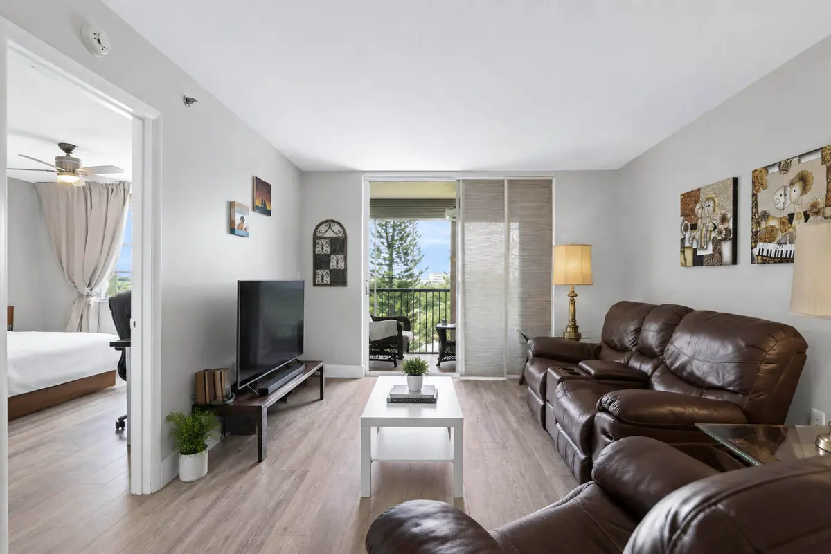 4_98A0541 at 3150 W Rolling Hills Circle 709, Davie