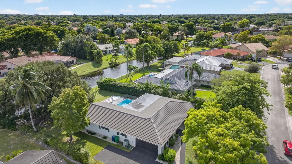 Photo 2 at 2421 NW 114th Avenue, Coral Springs