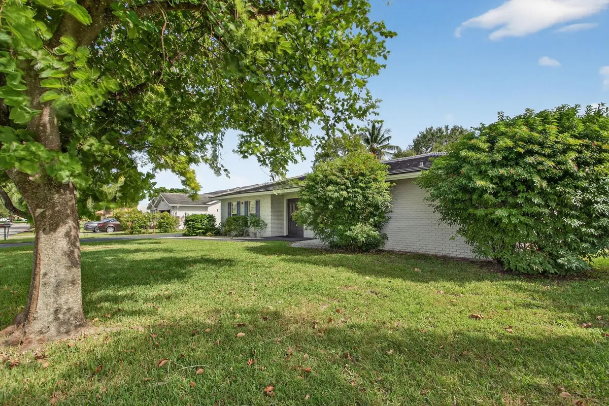 Photo 5 at 2421 NW 114th Avenue, Coral Springs