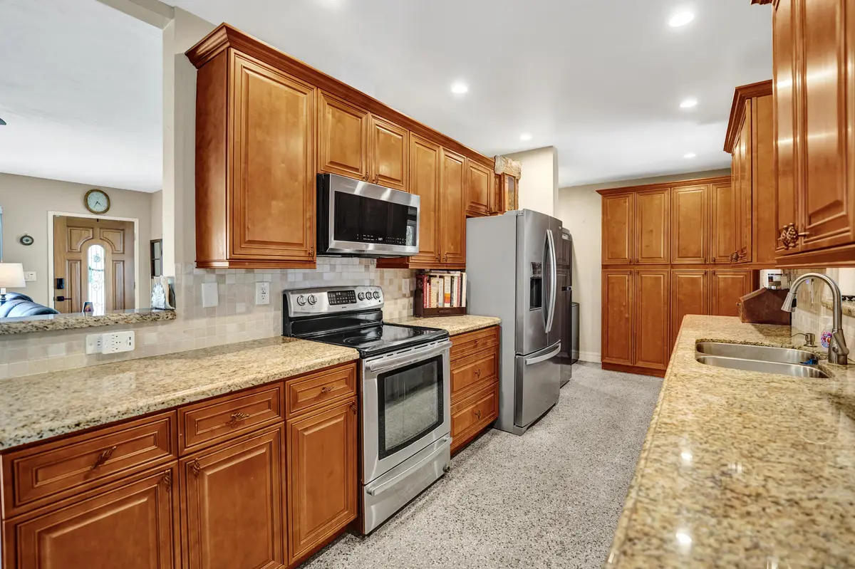 Kit at 501 NE 28th Street, Wilton Manors