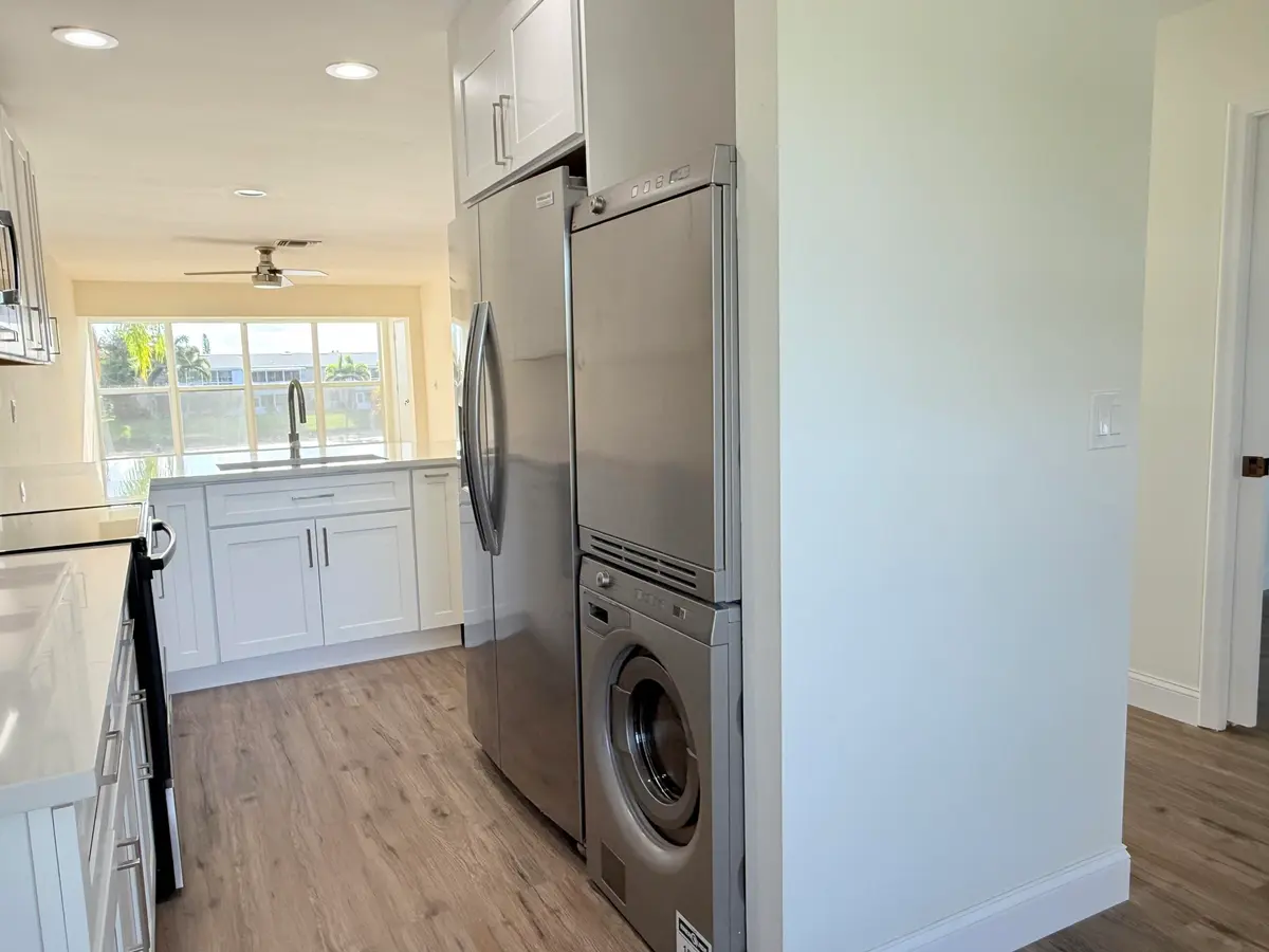 CUSTOM KITCHEN at 1340 NW 18th Avenue 202, Delray Beach