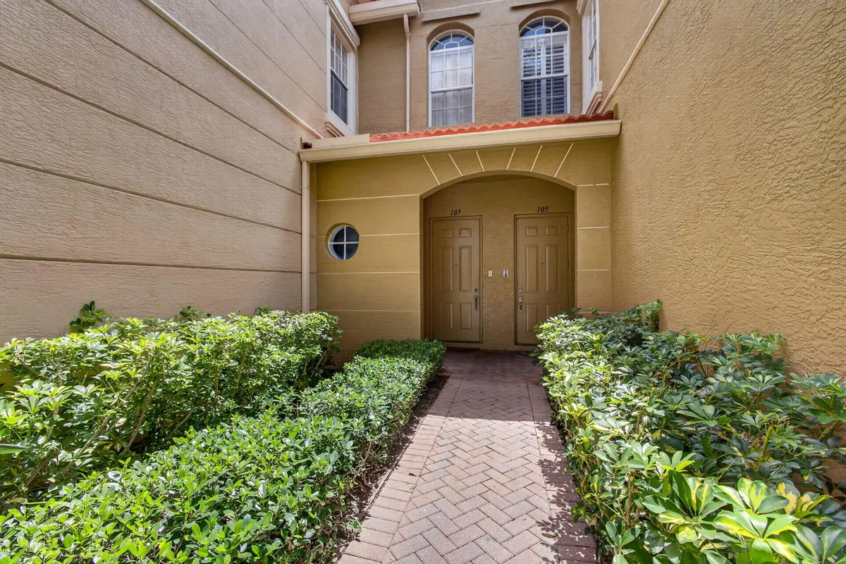 Entryway at 4991 Bonsai Circle 107, Palm Beach Gardens