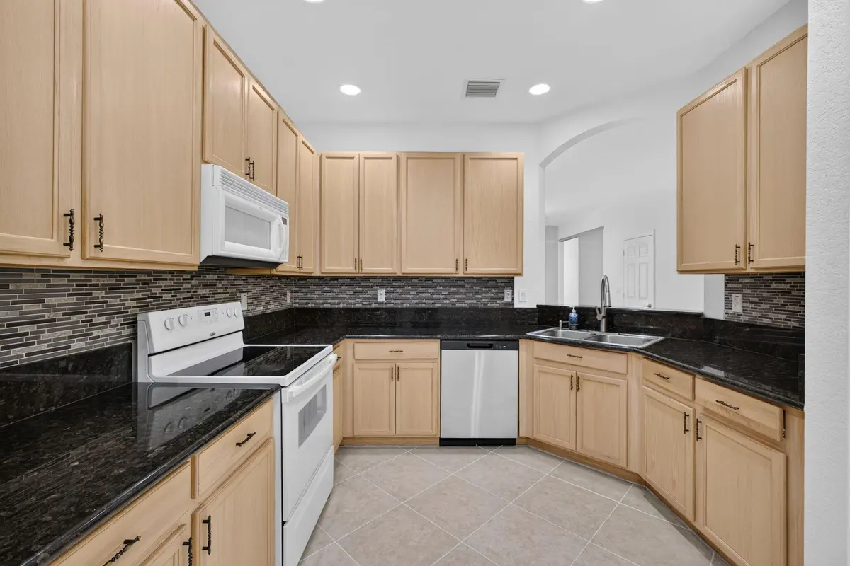 Kitchen at 4991 Bonsai Circle 107, Palm Beach Gardens