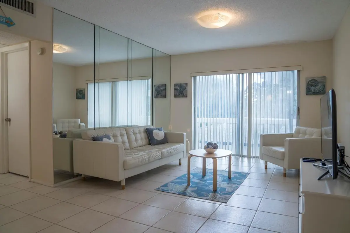 Photo 6 at 424 N Riverside Drive, Pompano Beach