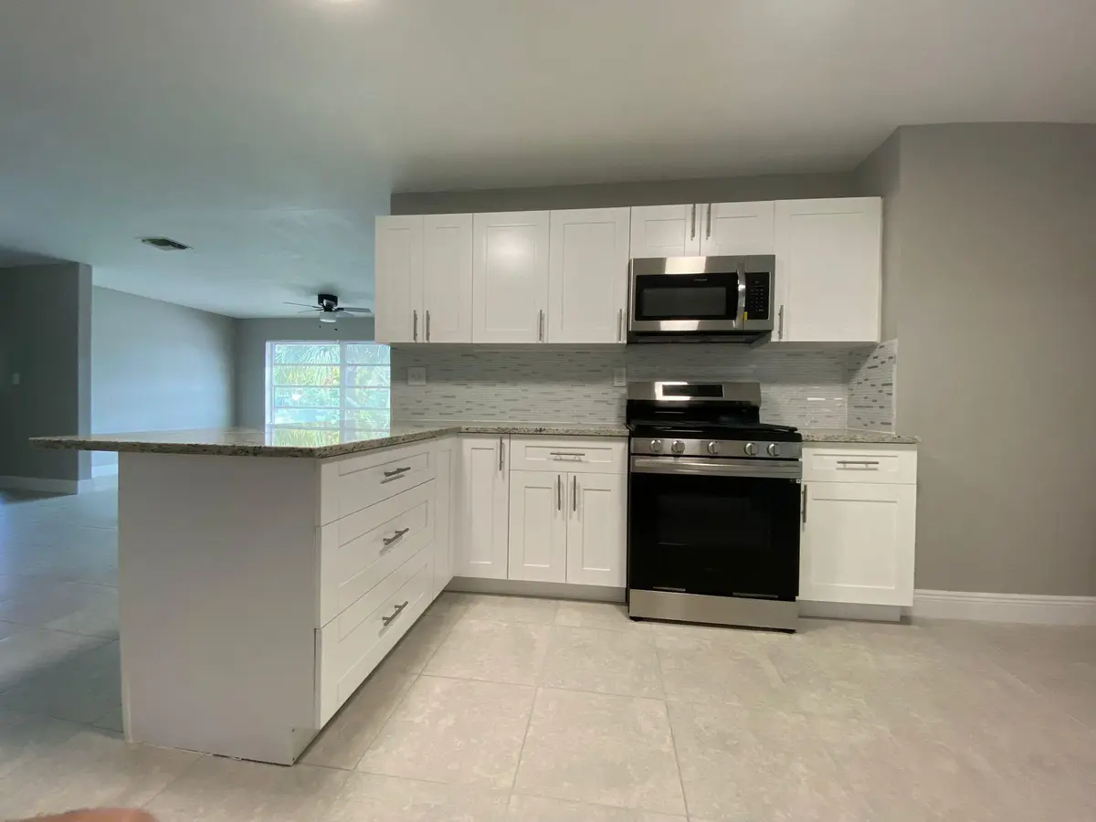 Stainless Steel Appliances at 9121 Bamboo Drive, Palm Beach Gardens