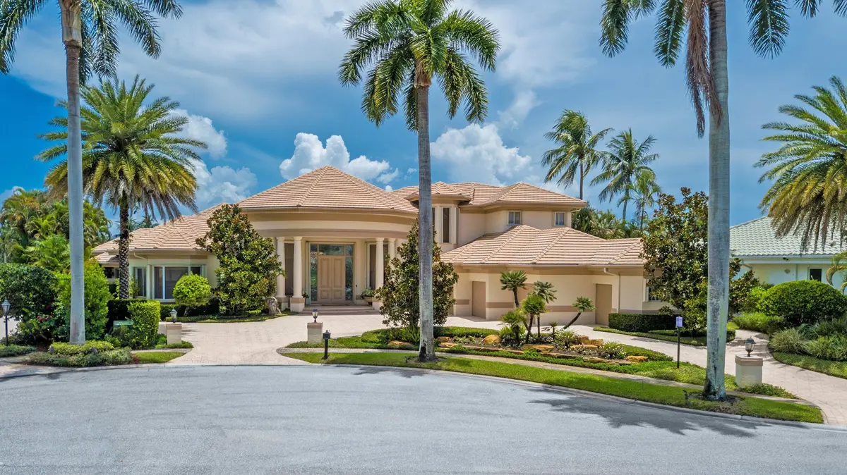 exterior at 6949 Lake Estates Court, Boca Raton