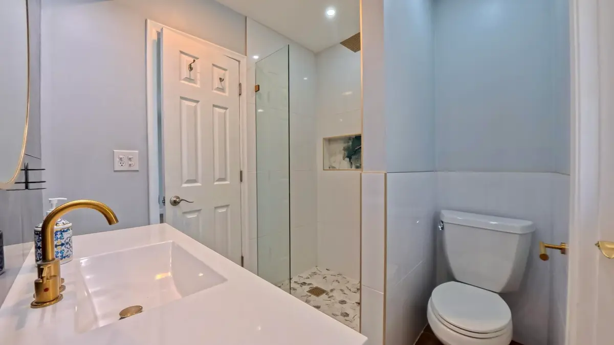 Primary Bathroom at 1381 Wyndcliff, Wellington
