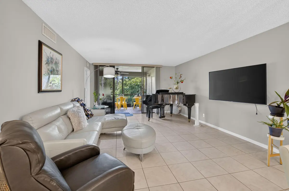 7-web-or-mls-DSC_1970 at 7473 Glendevon Lane 402, Delray Beach