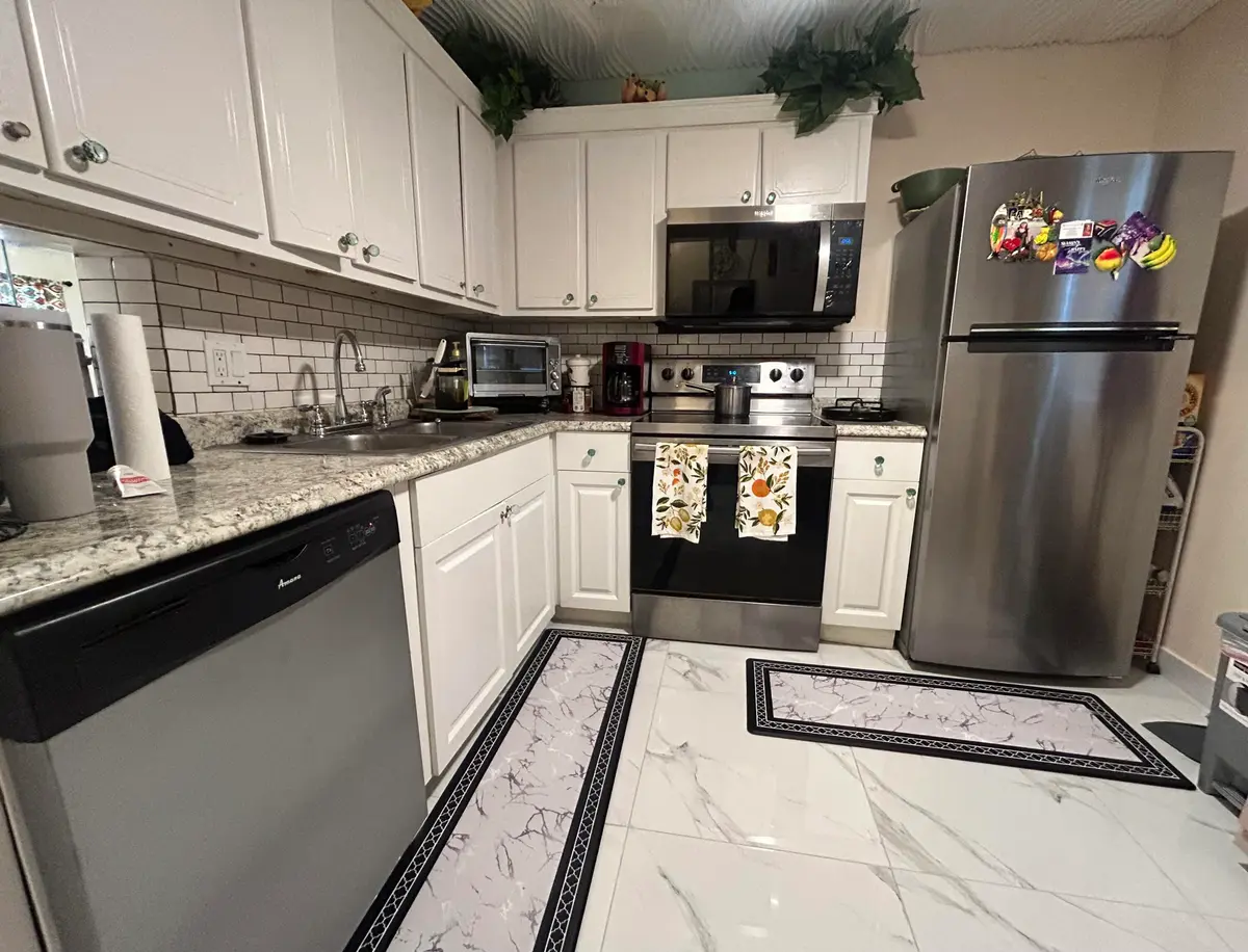 Kitchen at 300 NE 26th Avenue 113, Boynton Beach