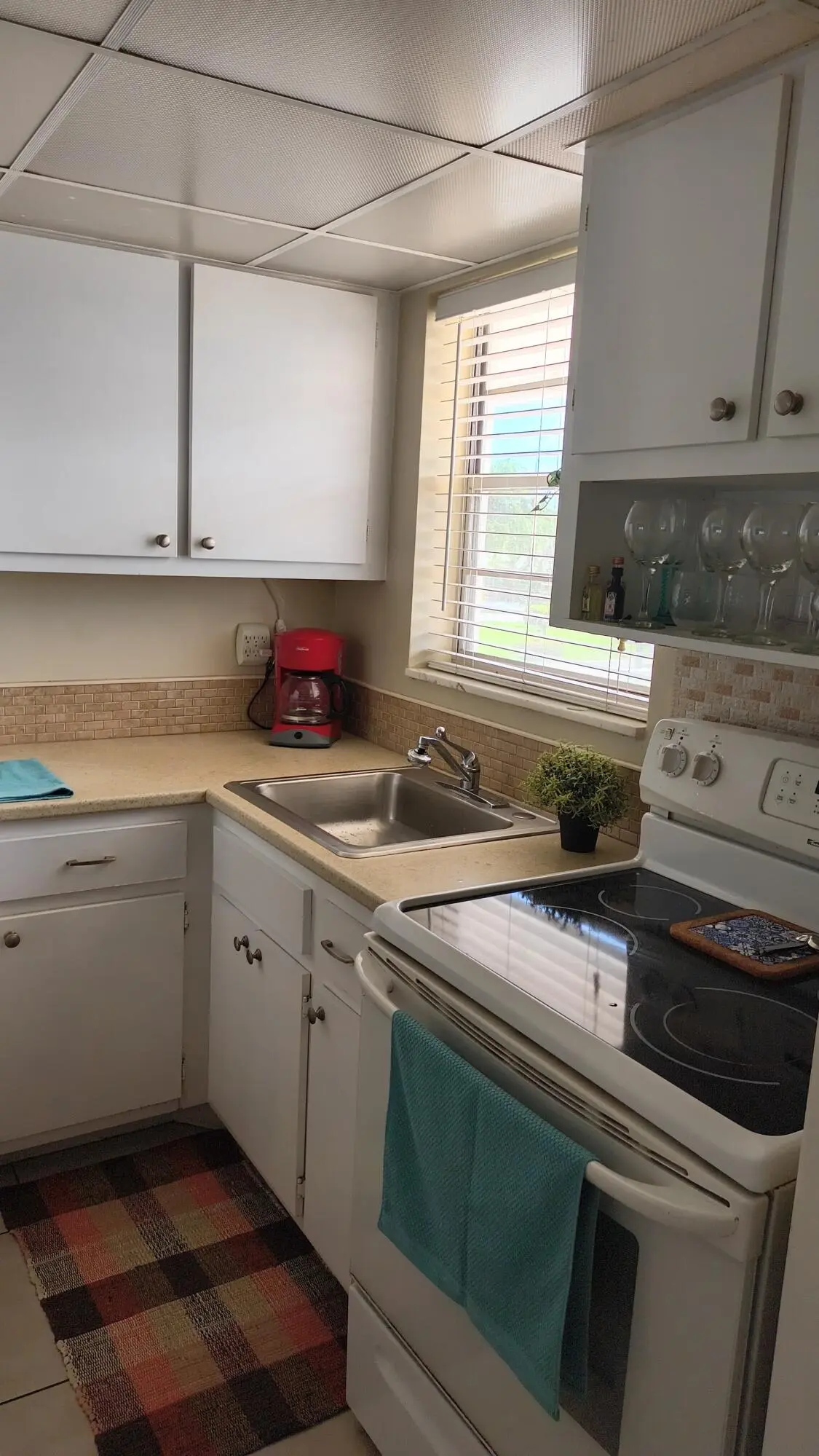 1f26b90e-f5a5-4b47-82f3-a21273a5c7dc at 201 S Golf Boulevard 2002, Pompano Beach