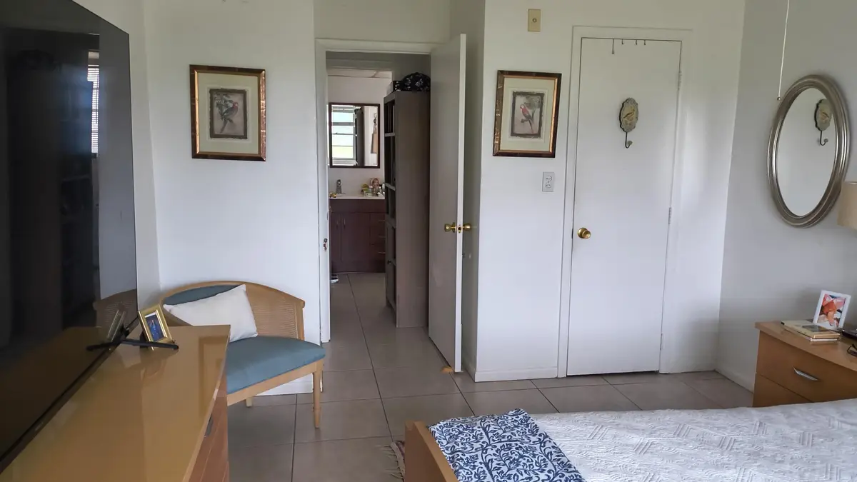 58b5c50d-6cb0-46df-bc11-f686ae12bcd3 at 201 S Golf Boulevard 2002, Pompano Beach