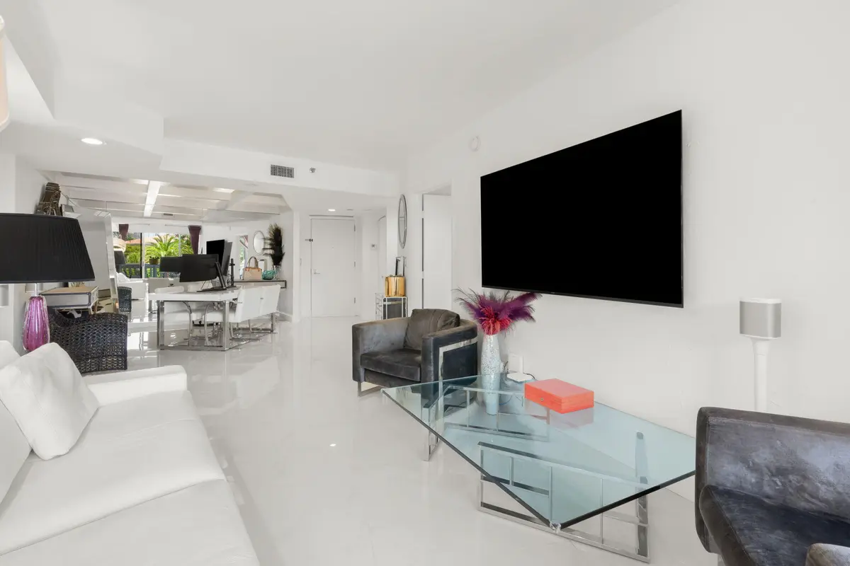 11-web-or-mls-1000 E Island Blvd 305, Av at 1000 Island Boulevard 305, Aventura