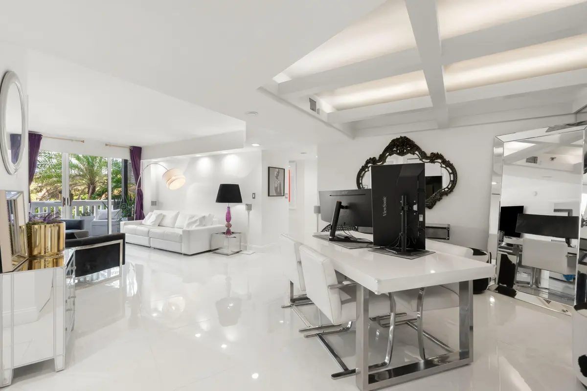 12-web-or-mls-1000 E Island Blvd 305, Av at 1000 Island Boulevard 305, Aventura